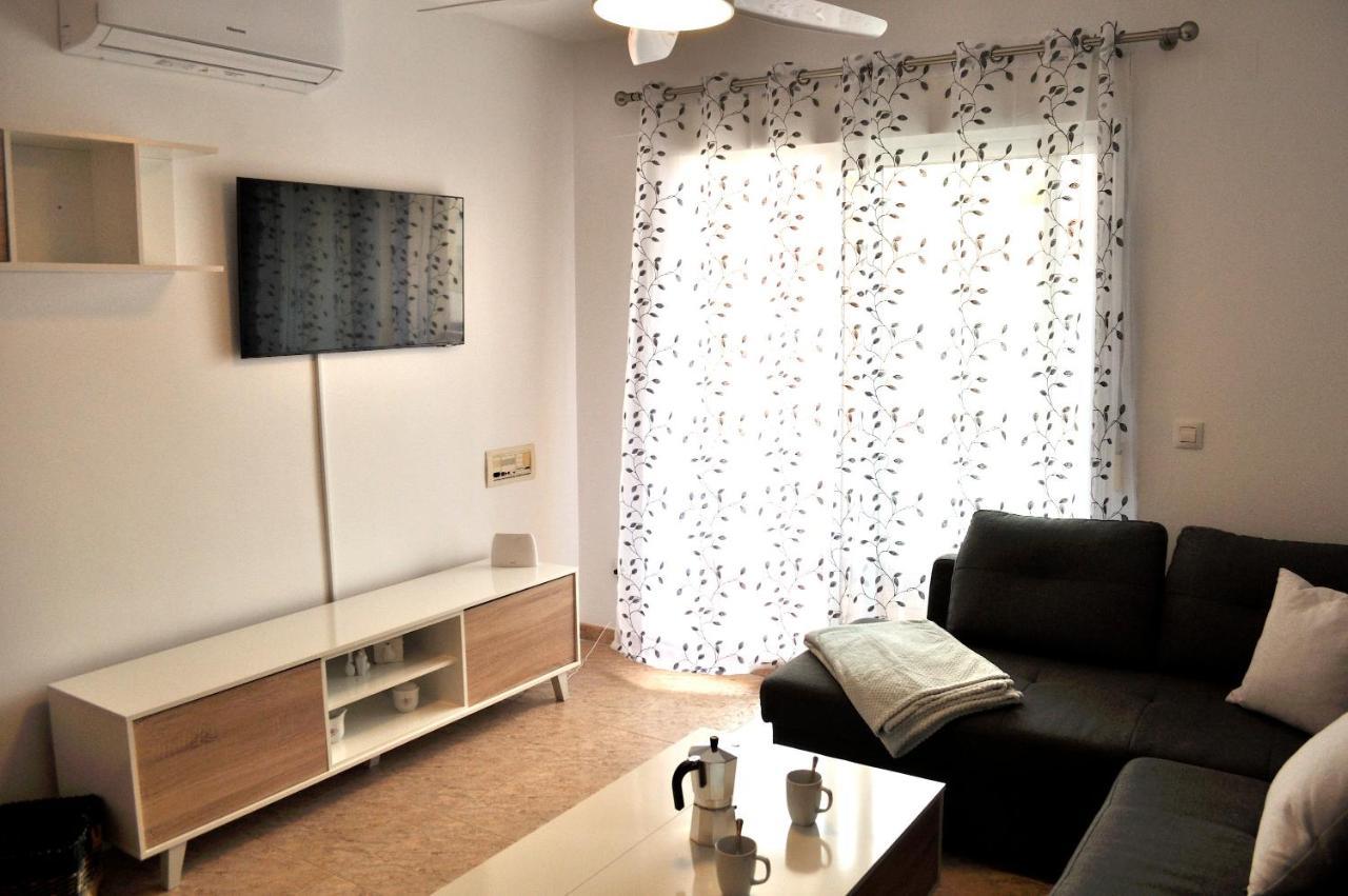 Apartment Miguel Hernandez, Centro, 3 Dormitorios, By Bookindenia