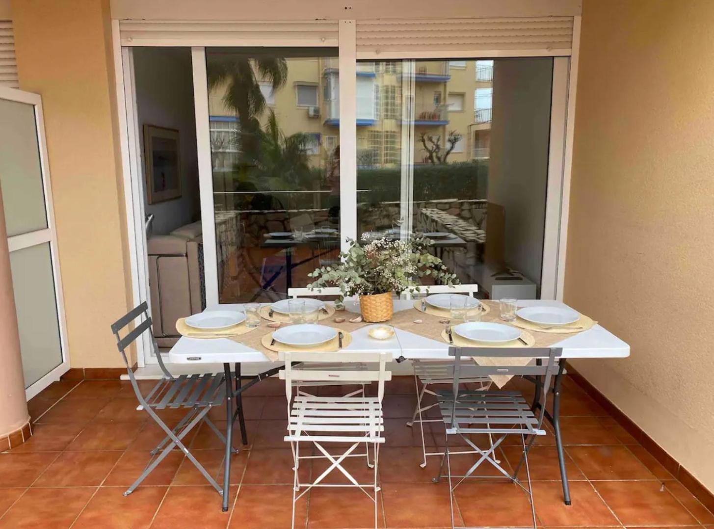 ¡precioso En 1 Linea Con Piscina! Apartamento *