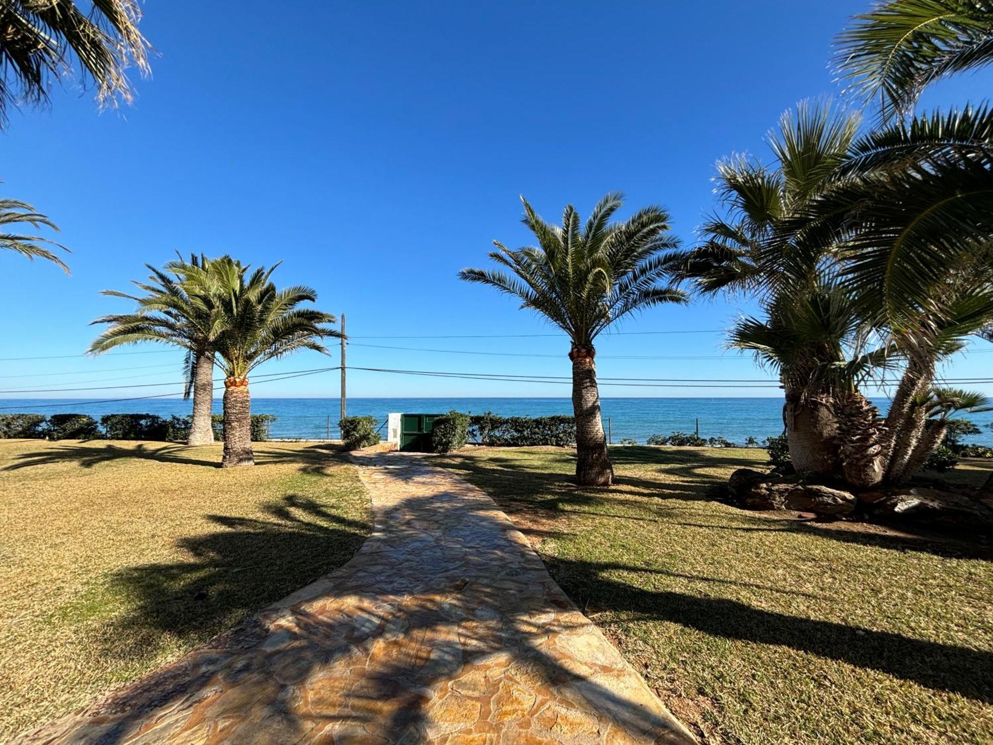 Apartamento Arenes Primera Linea De Playa *