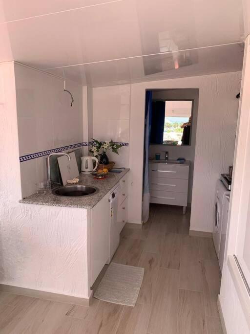 Casa Con Terraza En Barrio Marinero *