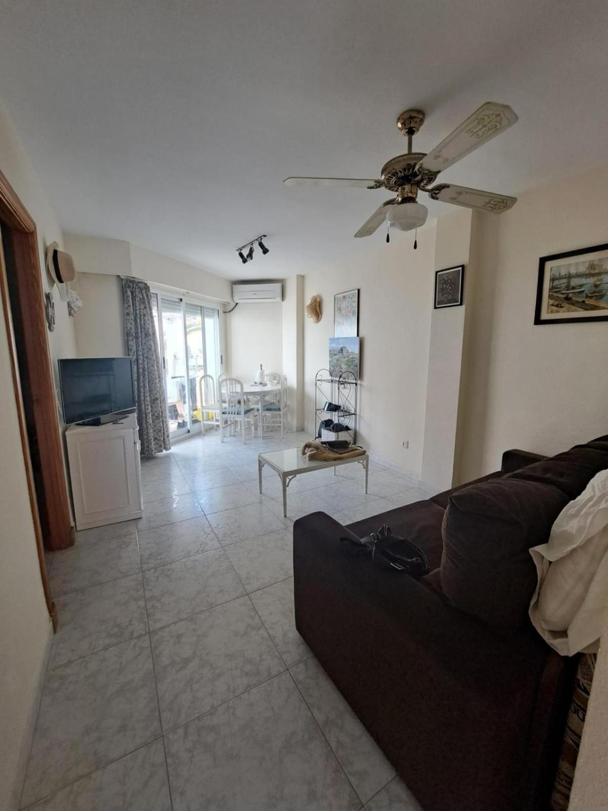 Apartamento Pie De Playa En Y Con Piscina
