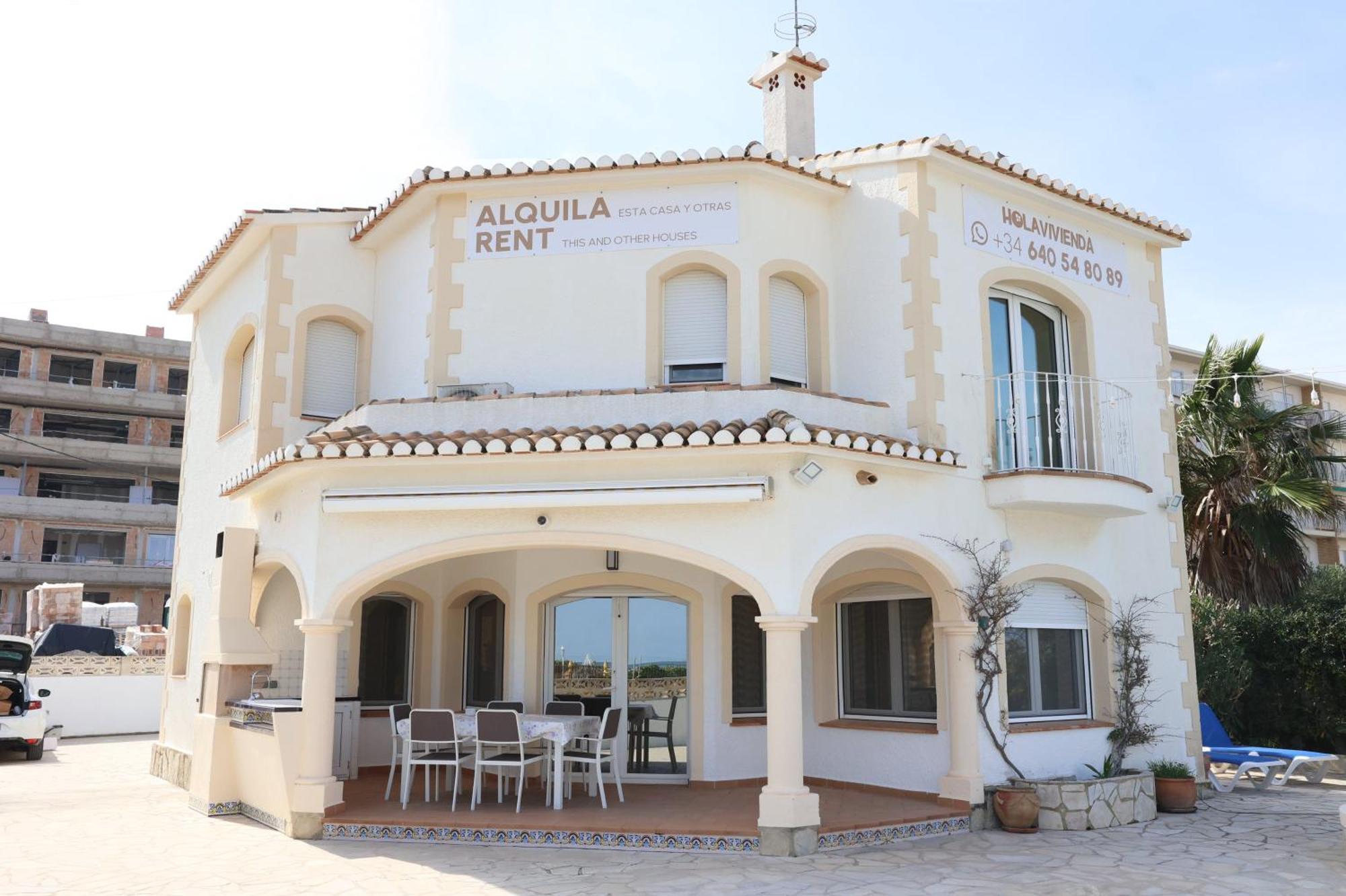 En La Playa Con Piscina Privada - Holavivienda Inmobiliaria Denia