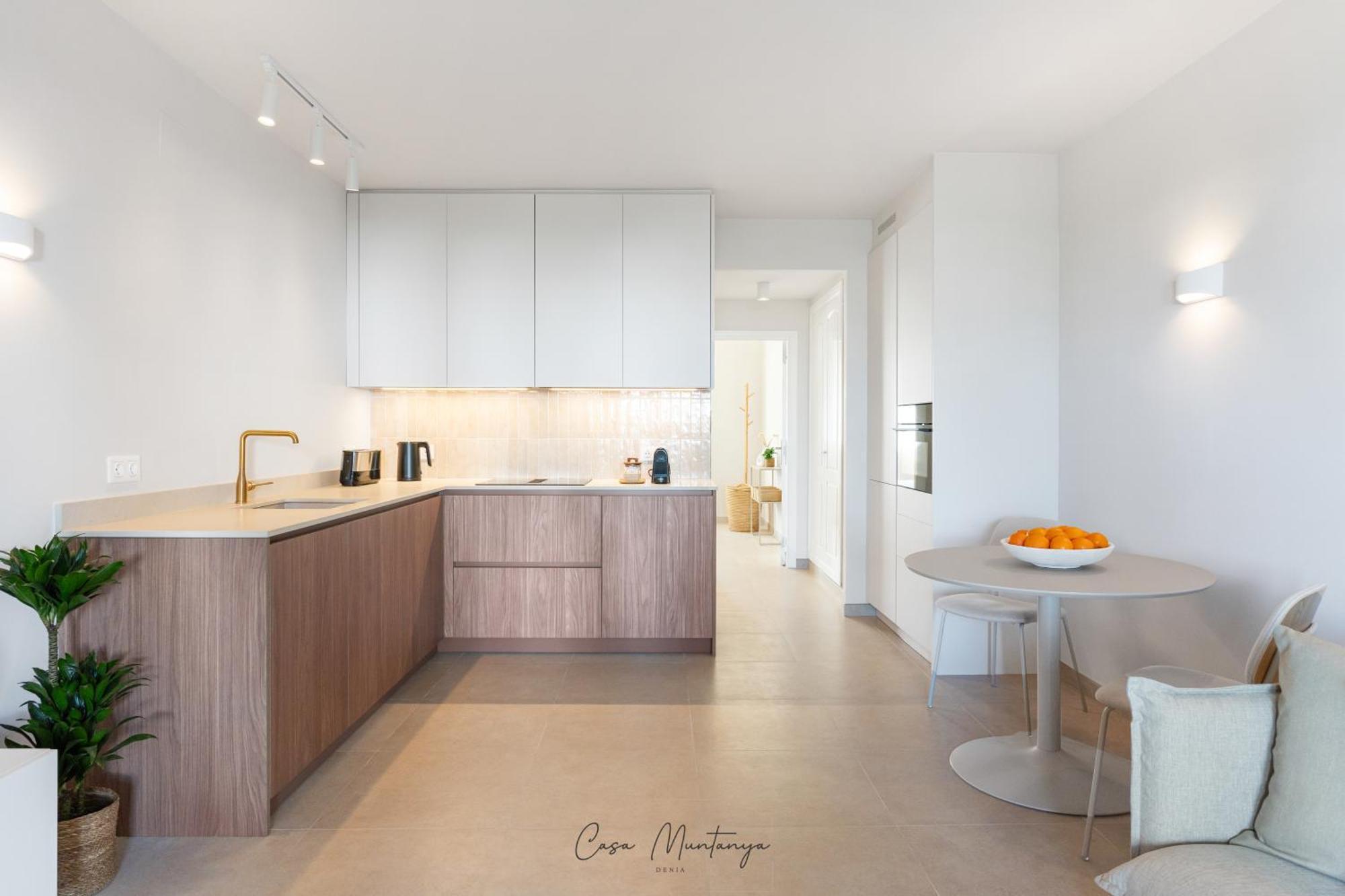 De Diseno Reformado Con Piscina Y Jardin Denia
