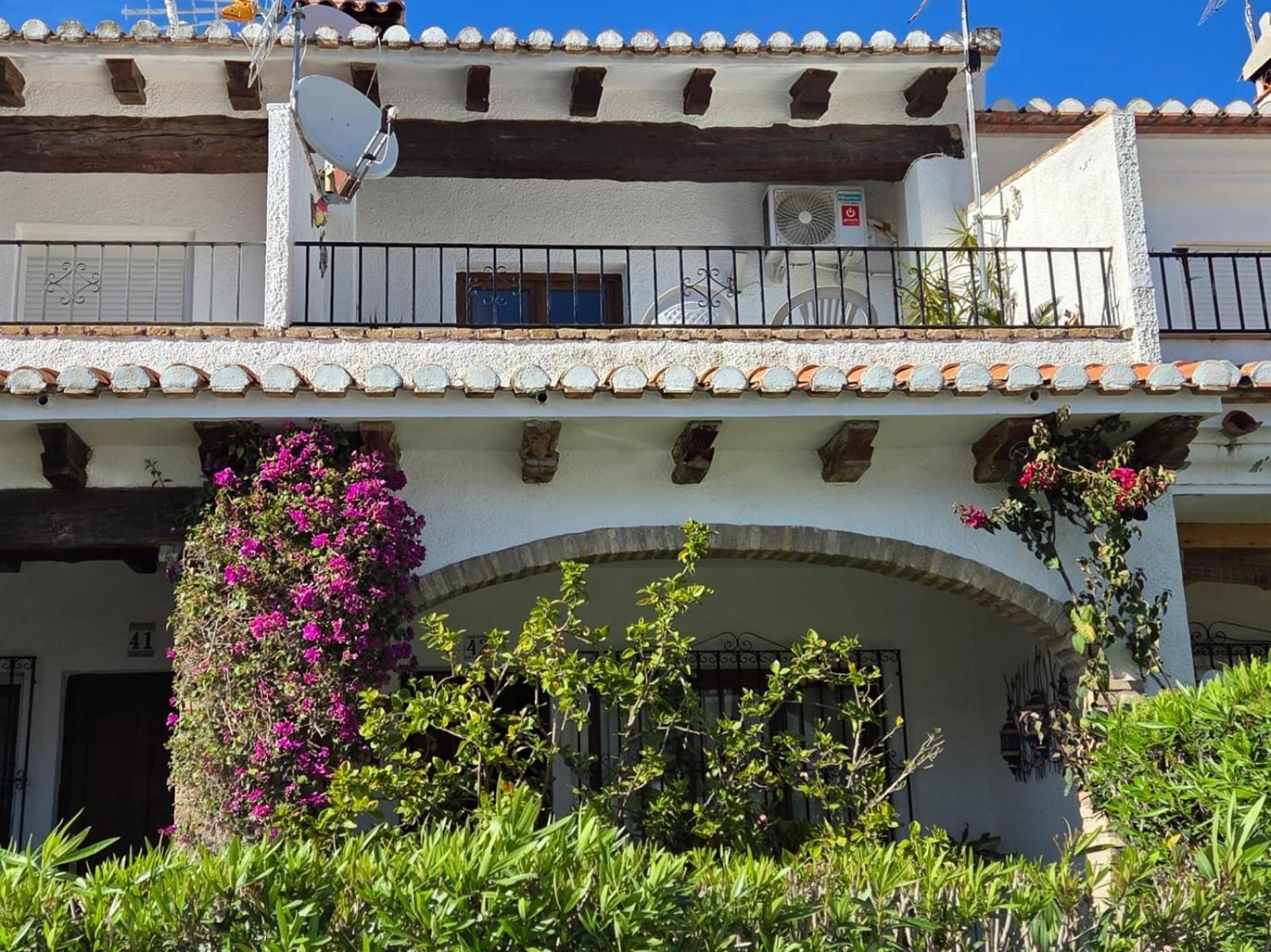 Townhouse In Las Rotas Apartment