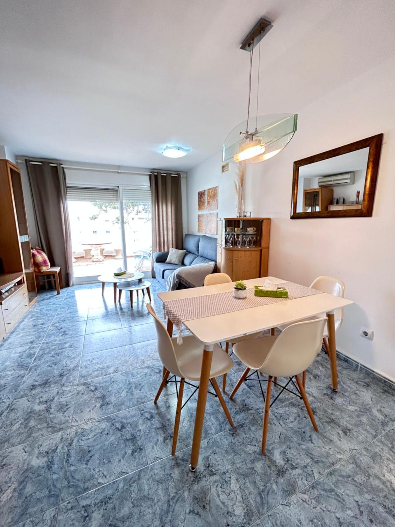 Sea Views Apartment *
