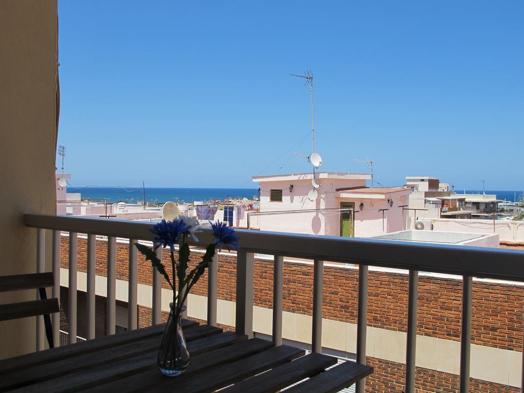 Luis In * Denia