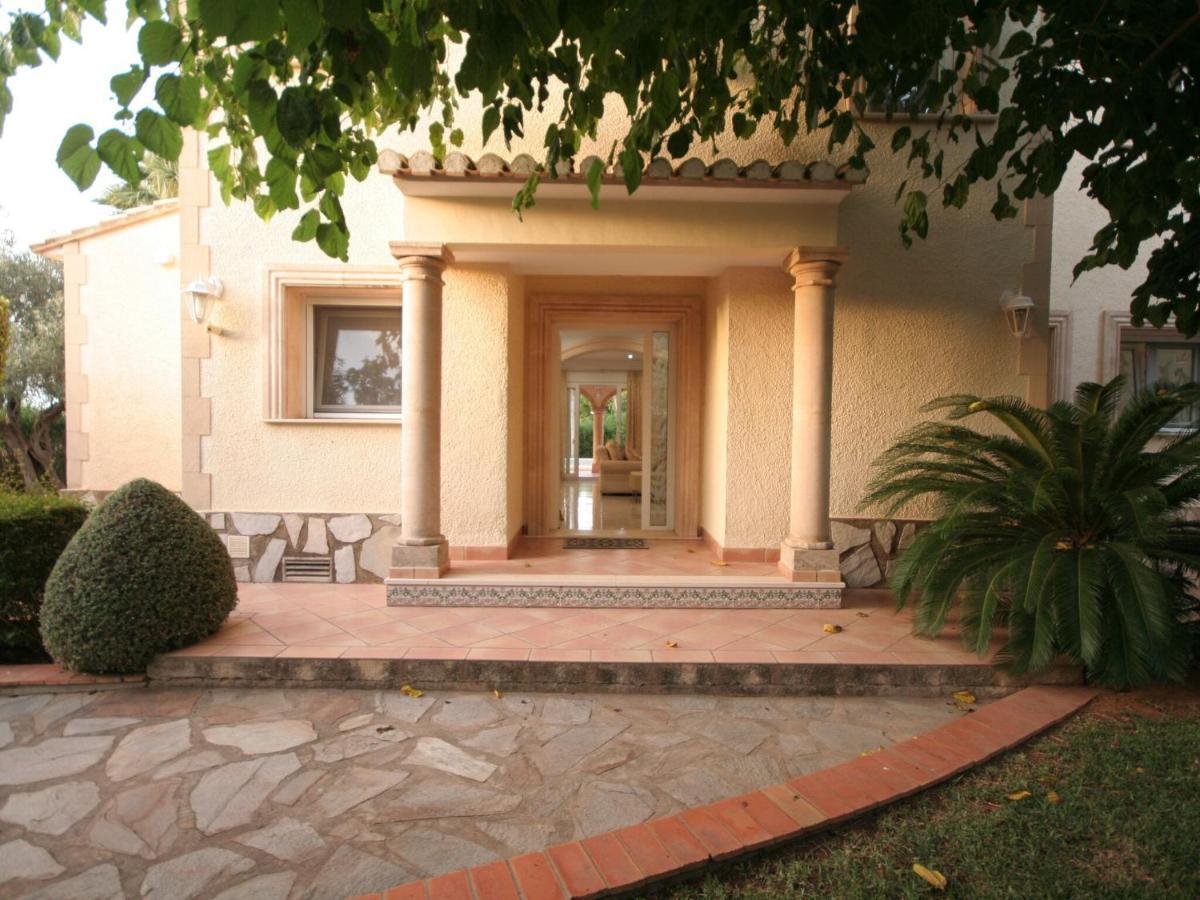 Villa Belvilla By Oyo Somontes