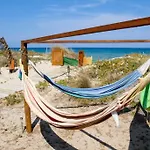 The Beach House Denia -- Casa en primera línea de playa - Denia