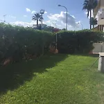 Alojamiento acogedor con terraza y jardín