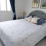 Estupendo Apartamento En Primera Linea De Playa Y Con Vistas Al Mar