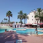 Estudio Dos Personas Pura Denia