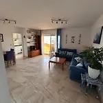 Apartamento Con Terraza De 100M2