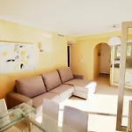 Atico Con Piscina Privada En Primera Linea