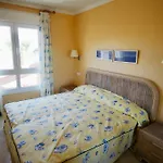 Atico Con Piscina Privada En Primera Linea