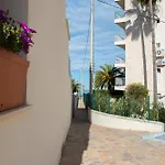 Marina B1
