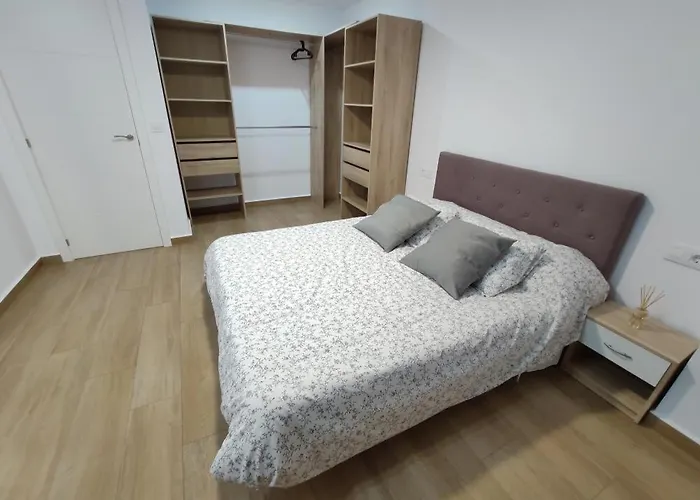 Piso 3 dormitorios renovado centro urbano Dénia