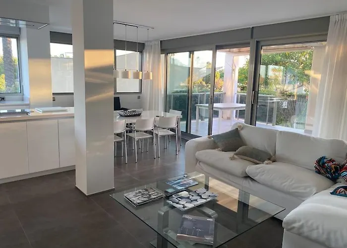 Lujoso Apartamento A 150 M Del Mar