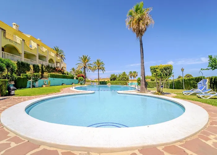 Stunning Apartment In Denia With Kitchen