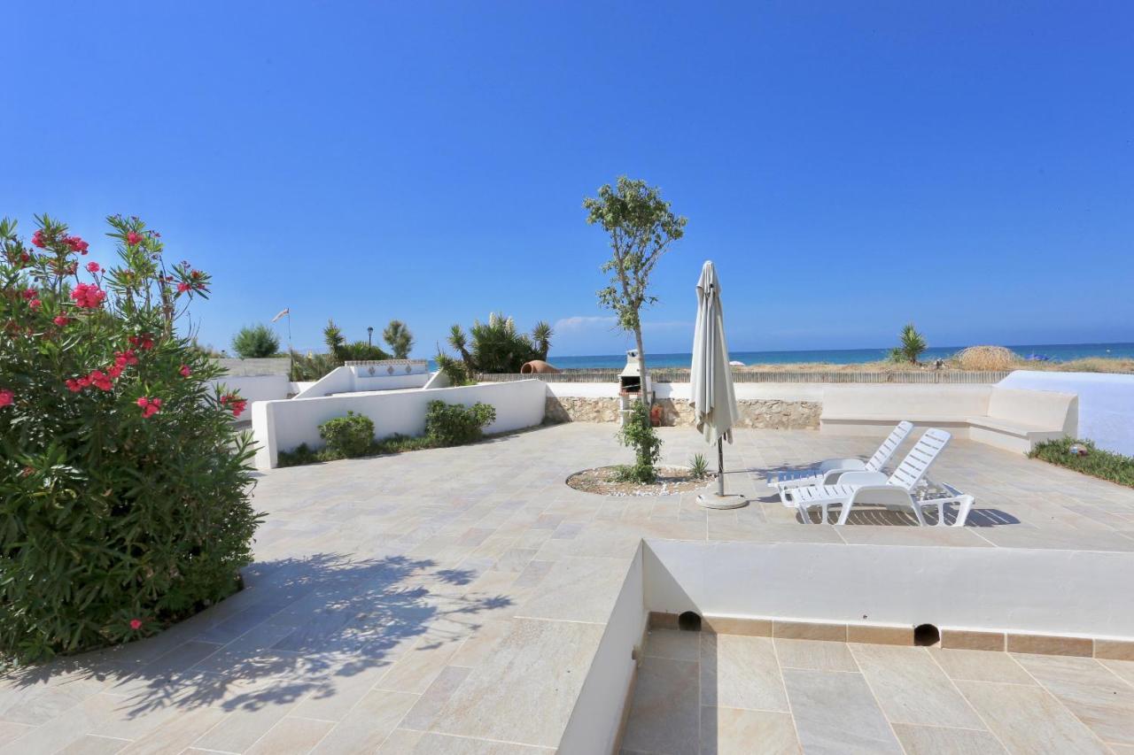 Villa Urbanizacion El Oasis, 20 En 1ª Linea Playa *