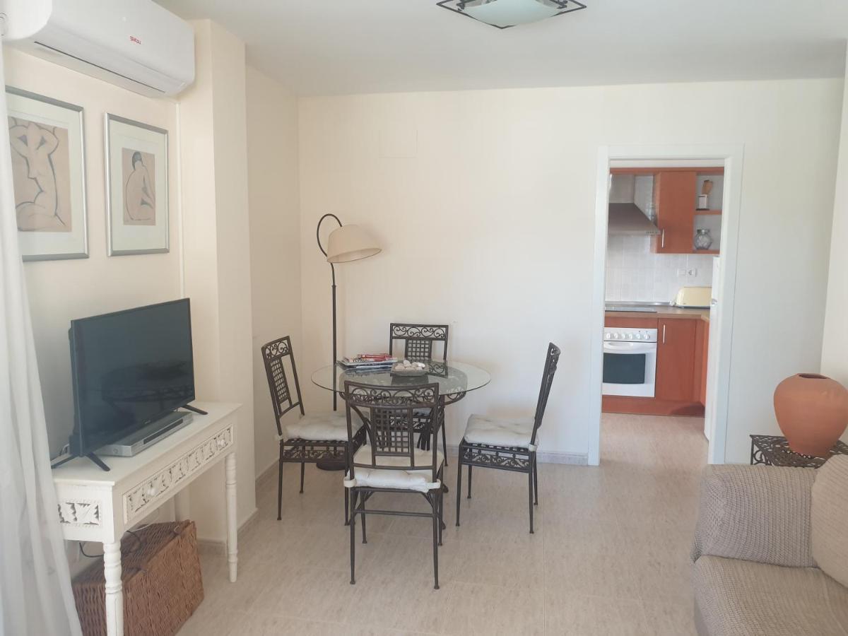 Las Alondras Puerto Apartment *