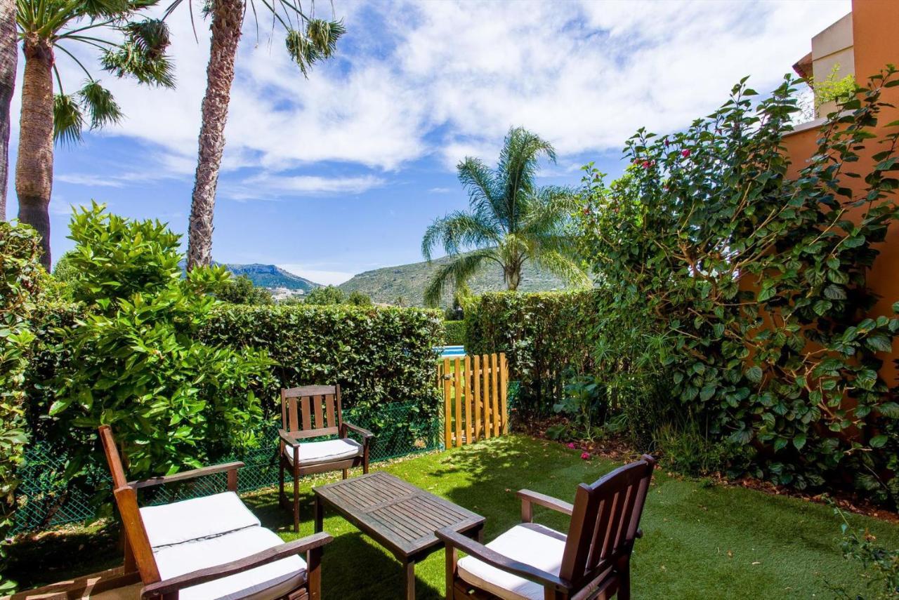 Villa Charming 4-bed In *