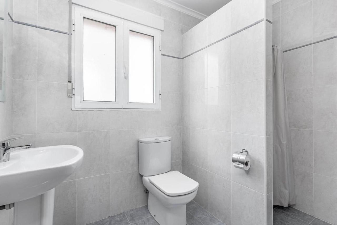 Villa Charming 4-bed In *
