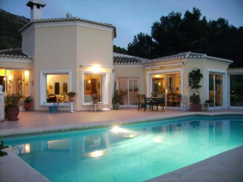 Luxueuse *