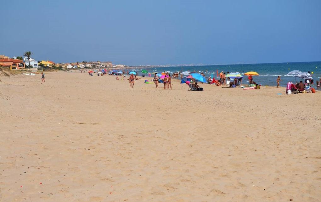 Adosado De 140m2 Con Terraza A 50 M De La Playa Holiday home