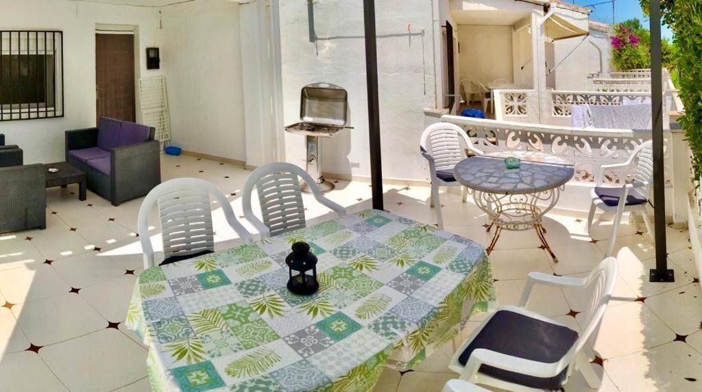 Adosado De 140m2 Con Terraza A 50 M De La Playa Holiday home Denia