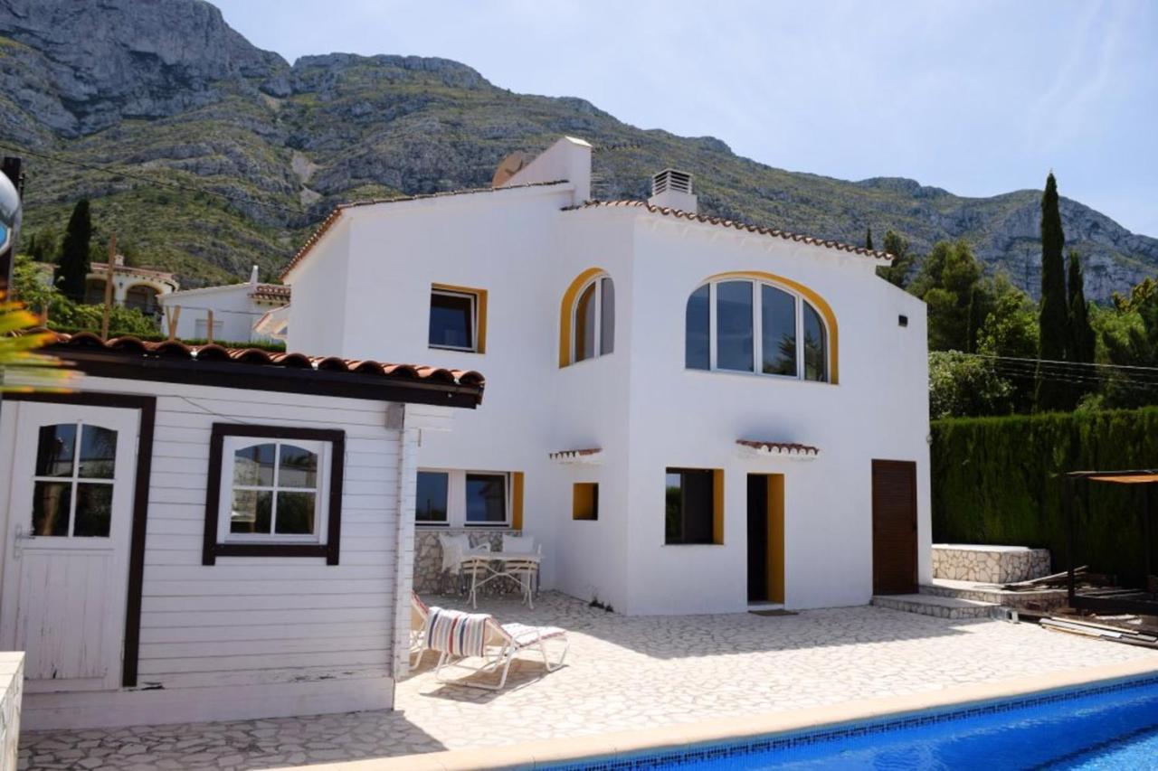 With 4 Bedrooms In With Wonderful Sea View Private Pool Furnished Terrace 4 Km From The Beach Villa