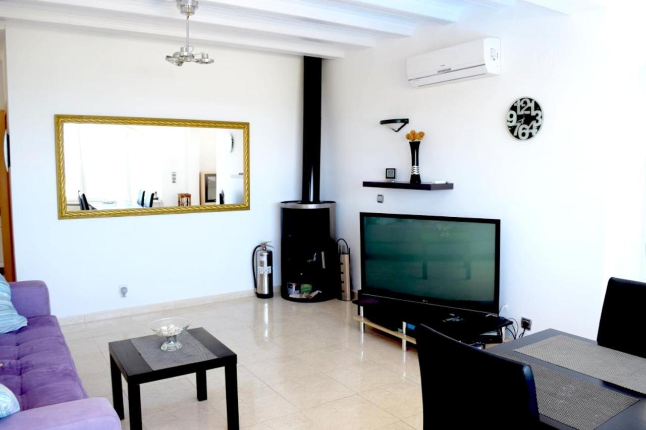 With 4 Bedrooms In With Wonderful Sea View Private Pool Furnished Terrace 4 Km From The Beach Villa