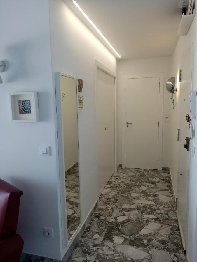 Magníficas Vistas Al Puerto De Apartamento Dénia