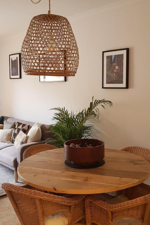 Lovely 2 Bedroom Close To Castle. Apartamento Dénia