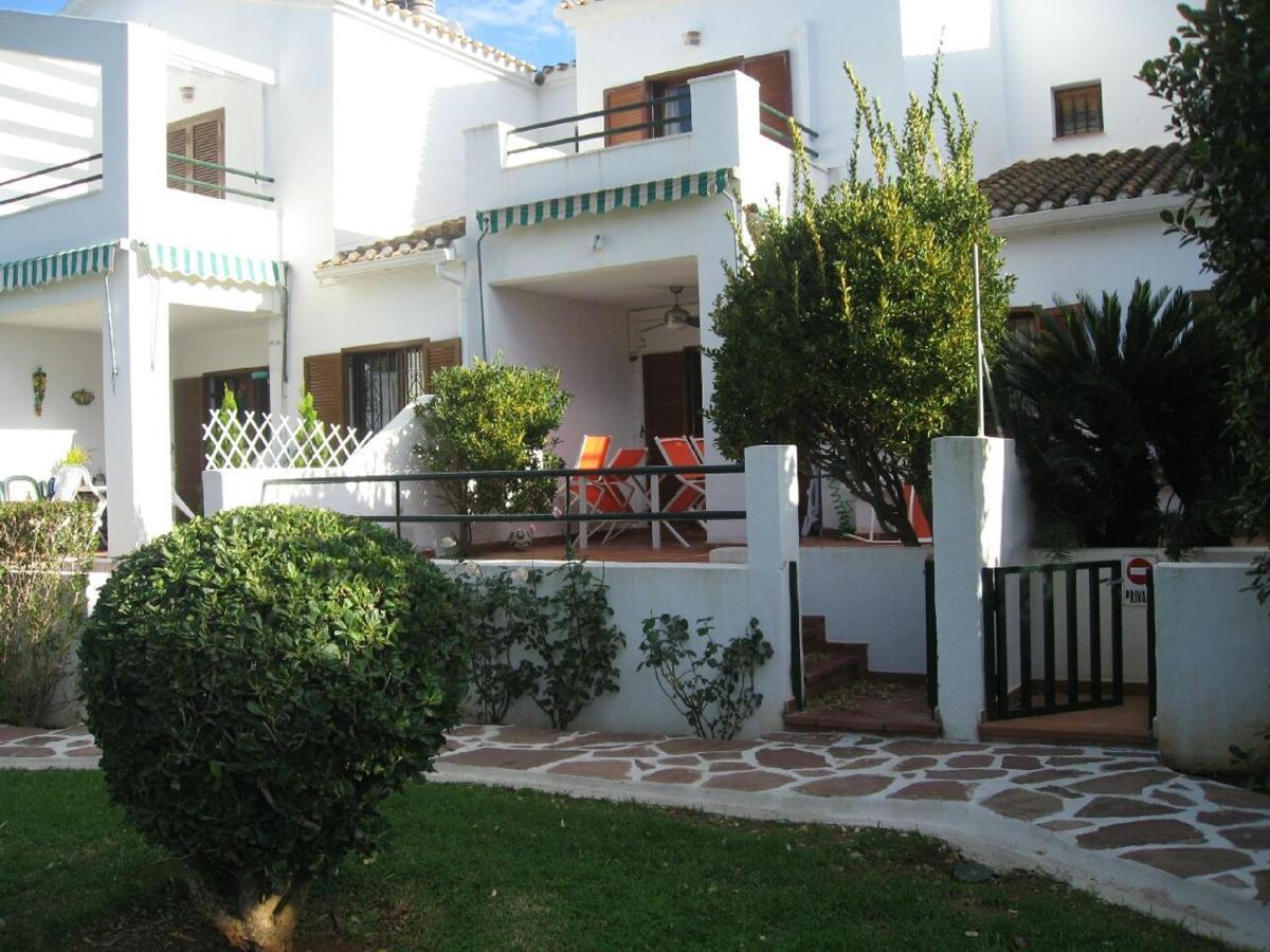 Adosado En Urbanizacion Con Precioso Jardin Holiday home Denia