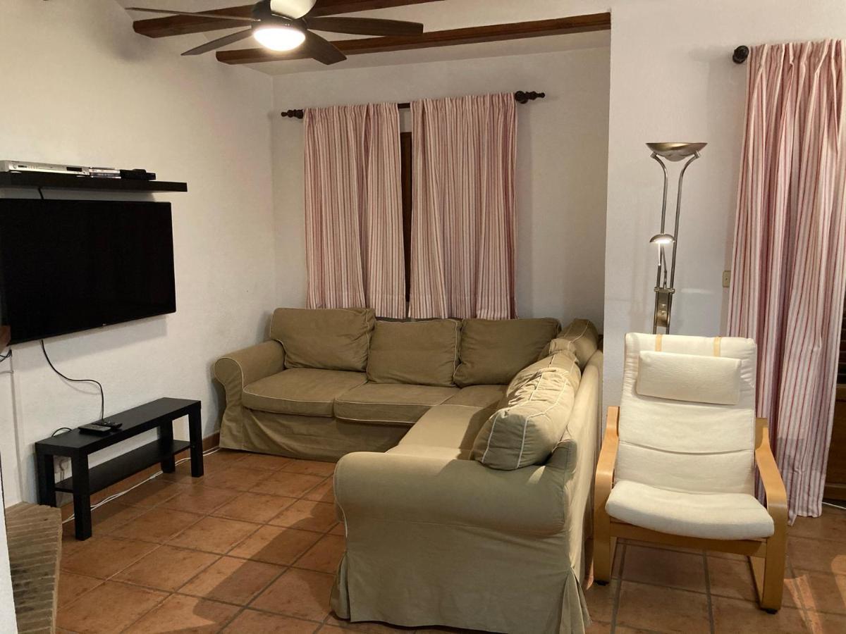 Adosado En Urbanizacion Con Precioso Jardin Holiday home *