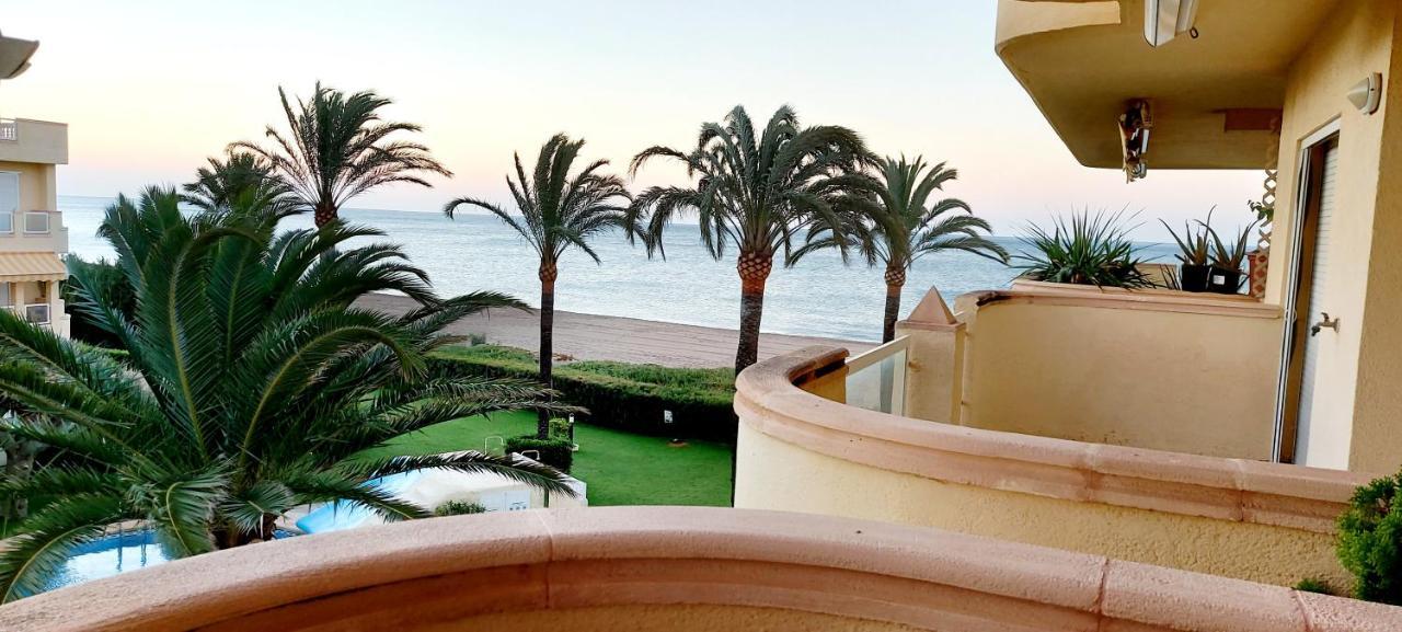 Estupendo En Primera Línea De Playa Y Con Vistas Al Mar * Dénia