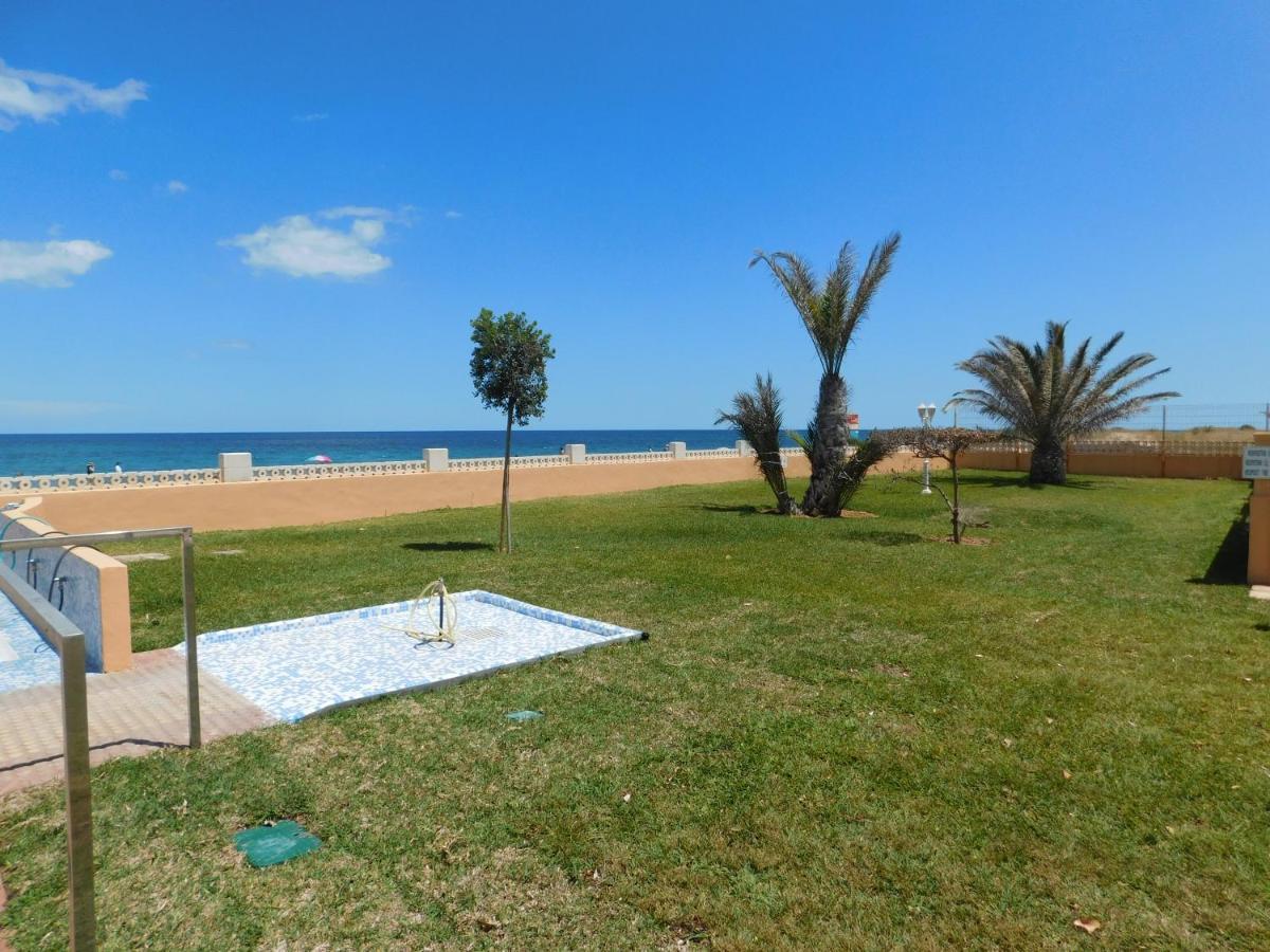 Acogedor Con Terraza Y Jardín *
