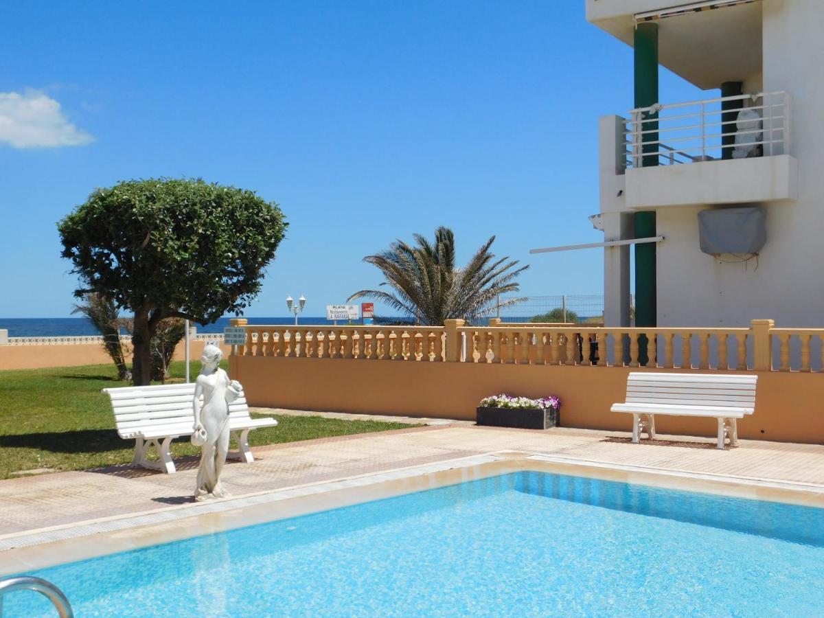 Acogedor Con Terraza Y Jardín