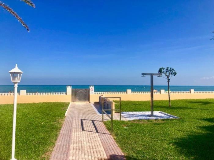Apartamento Acogedor Con Terraza Y Jardín Dénia