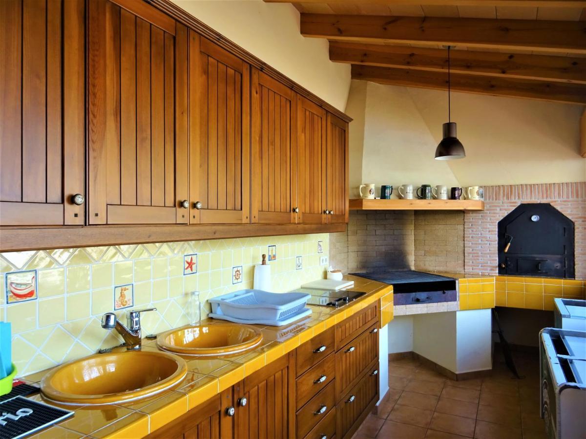 With Private Pool And Tennis Court 150 Metres From The Sea-villa El Olivo Denia