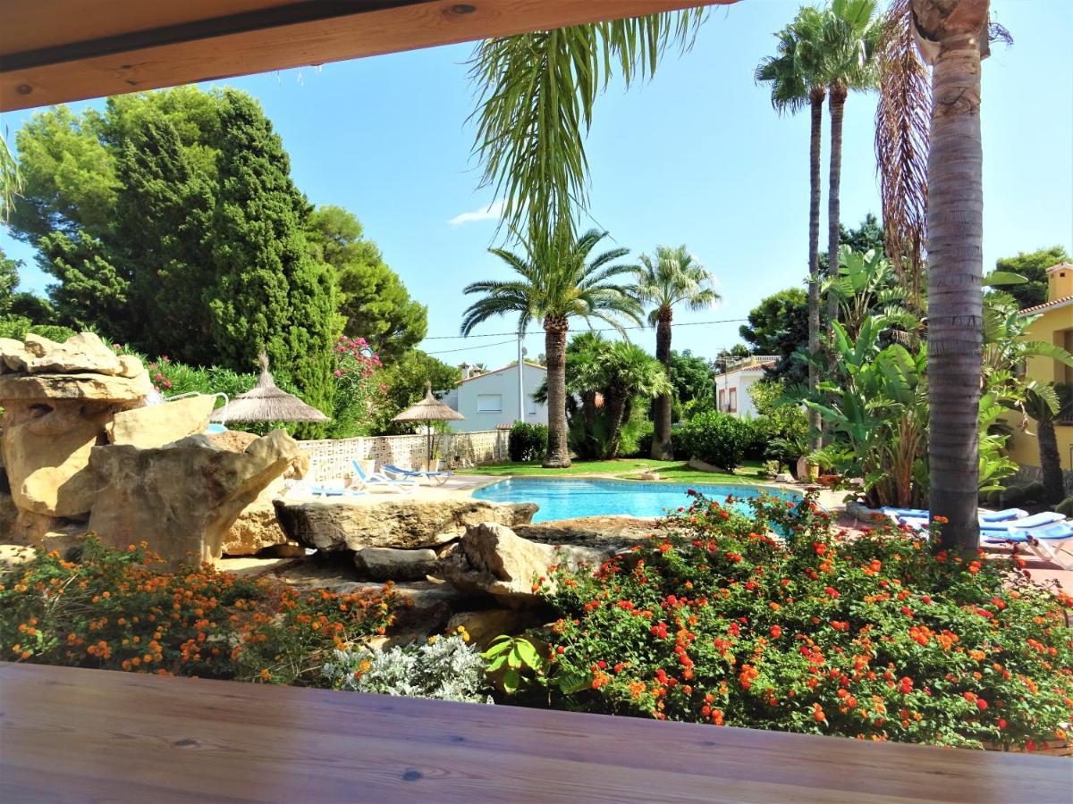 With Private Pool And Tennis Court 150 Metres From The Sea-villa El Olivo