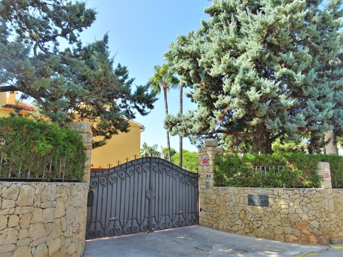With Private Pool And Tennis Court 150 Metres From The Sea-villa El Olivo