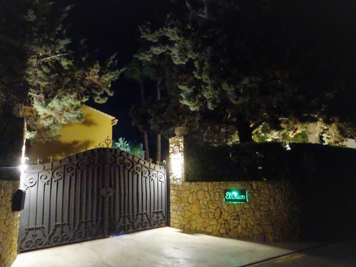 With Private Pool And Tennis Court 150 Metres From The Sea-villa El Olivo Villa Denia