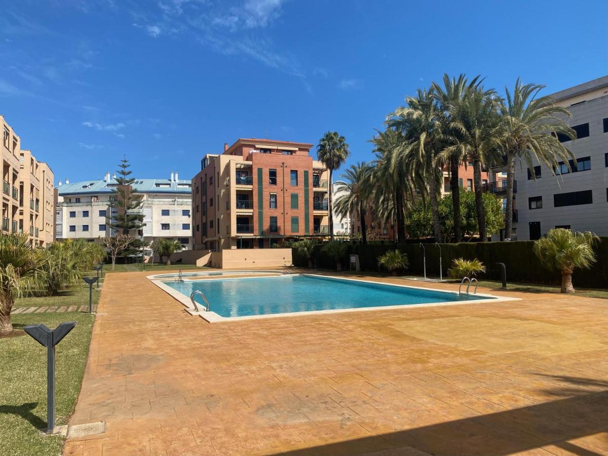 Darsena Planta Baja Con Jardin, Frente Al Puerto Nautico * Denia