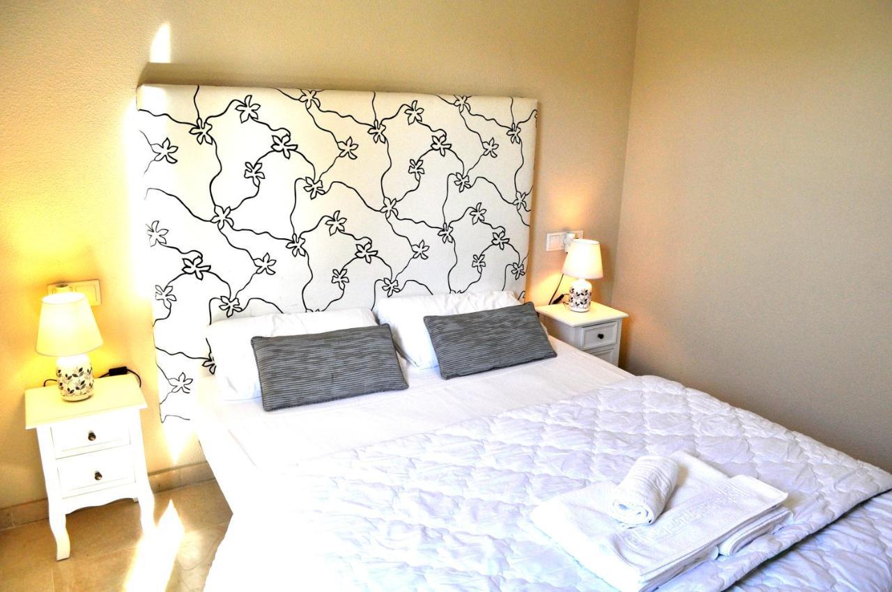 Apartment Darsena Planta Baja Con Jardin, Frente Al Puerto Nautico *