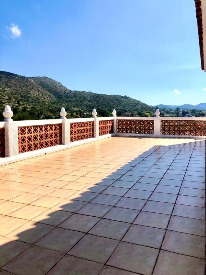 Con Piscina Y Barbacoa *