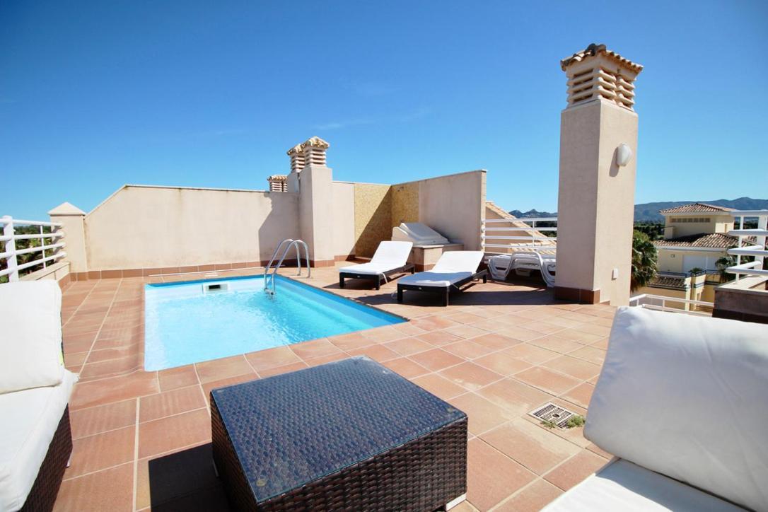 Atico Con Piscina Privada En Primera Linea Apartment
