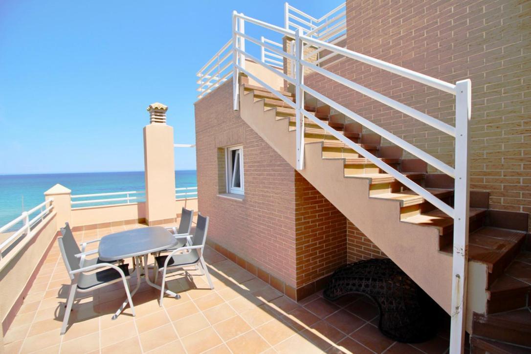Atico Frontal Al Mar Con Piscina Privada By Homeprive Apartment Denia