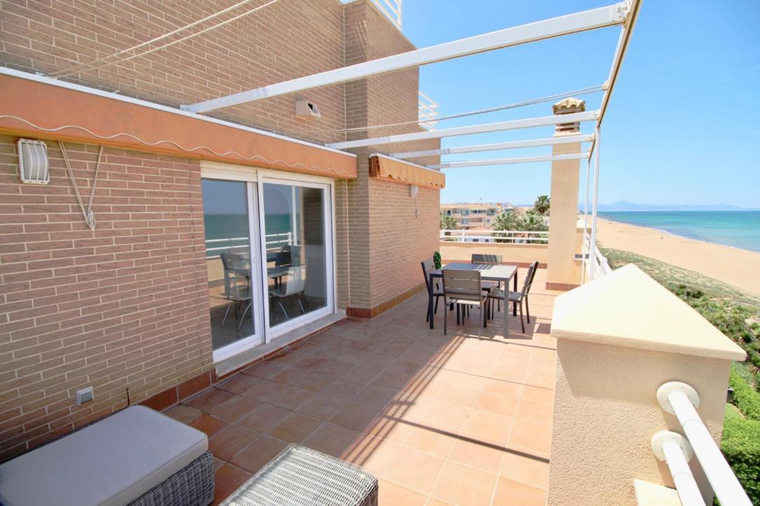 Atico Frontal Al Mar Con Piscina Privada By Homeprive Apartment Denia