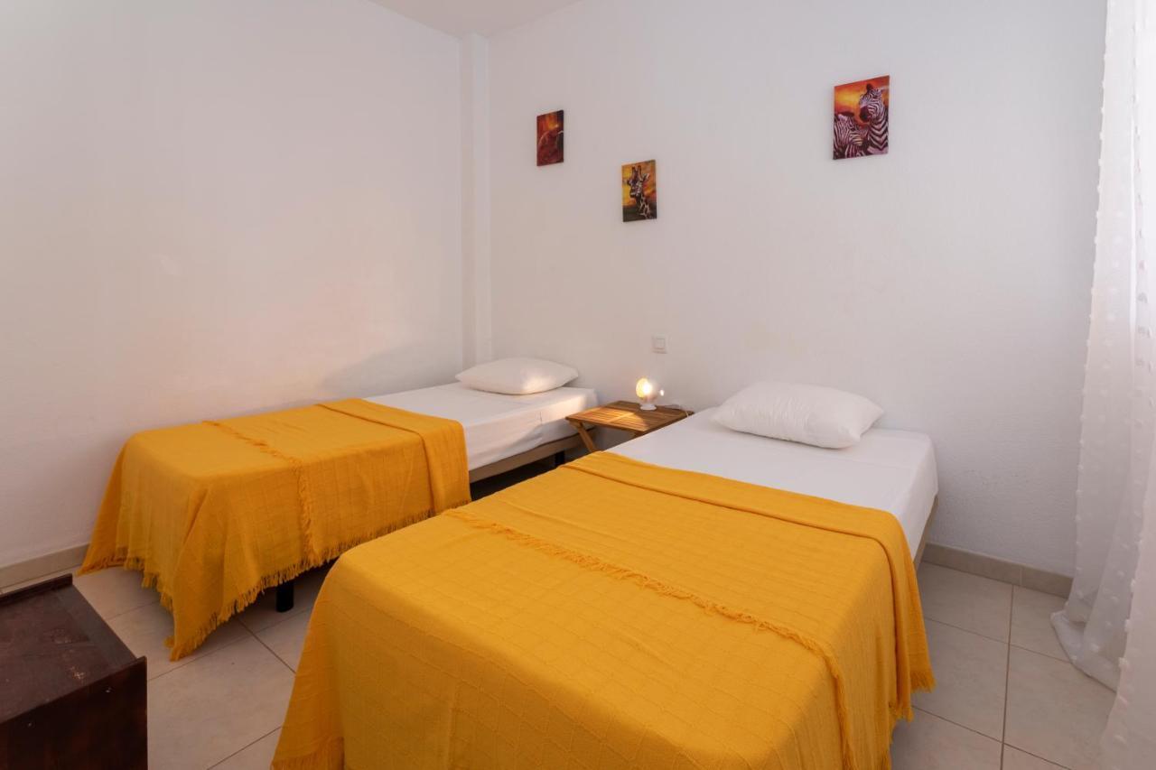 Apartment Dunas, Bajo, 2 Dormitorios, 25m Del Mar, By Bookindenia